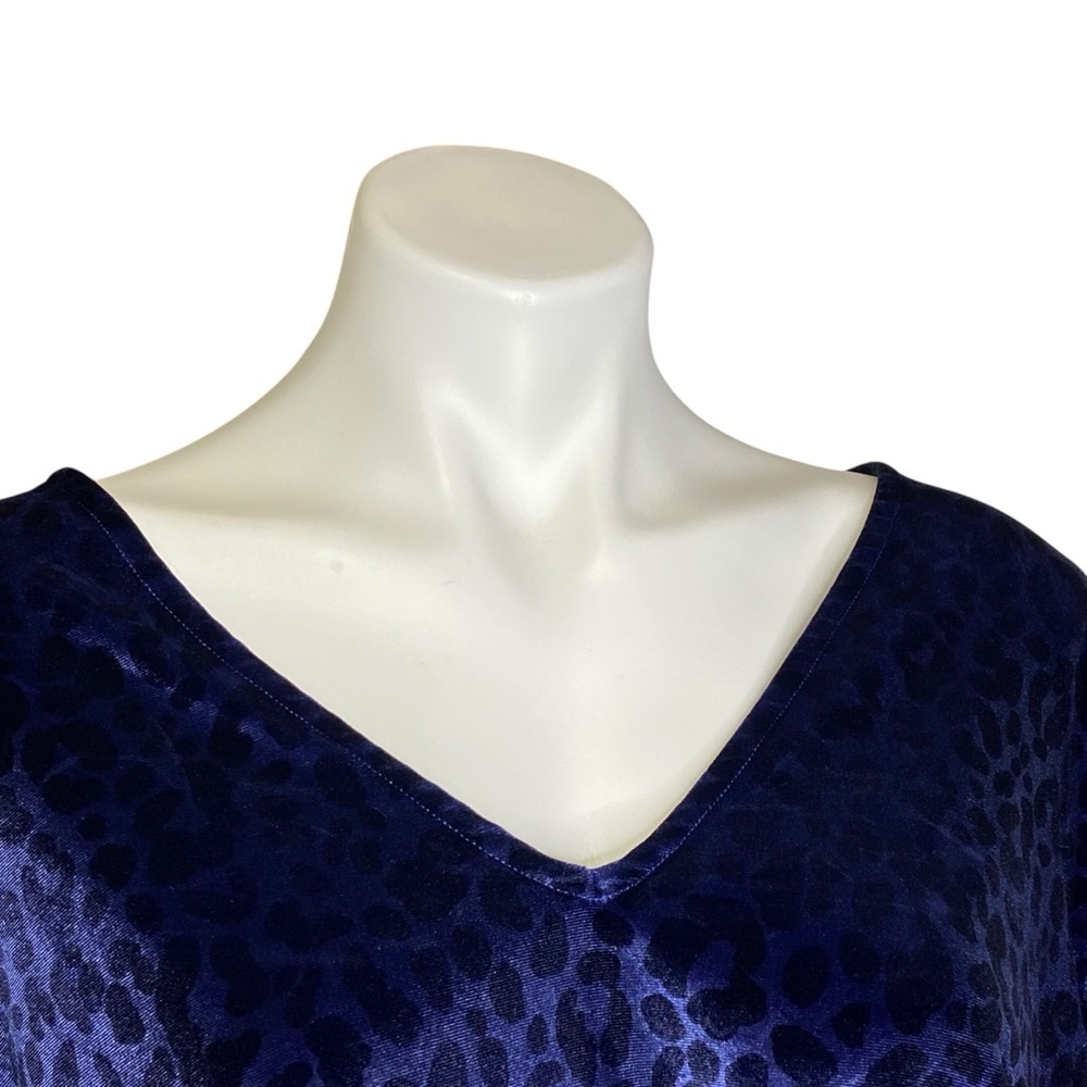 TORRID Velvet Bodysuit Leopard Animal Print Long Sleeve V Neck Blue Size 4 - Picture 3 of 16